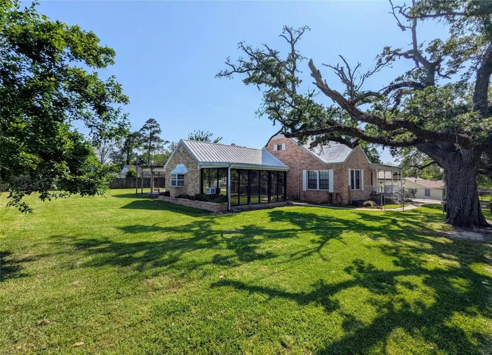 2654 Cos Street Liberty, TX 77575
