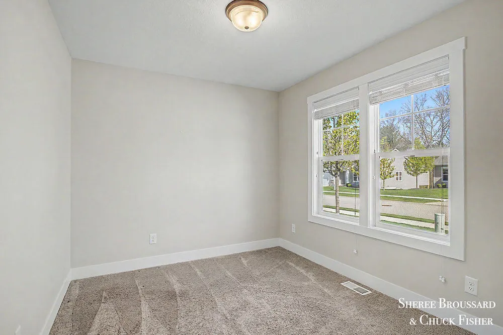 2914 Veld Creek Drive #31 Rockford, MI 49341