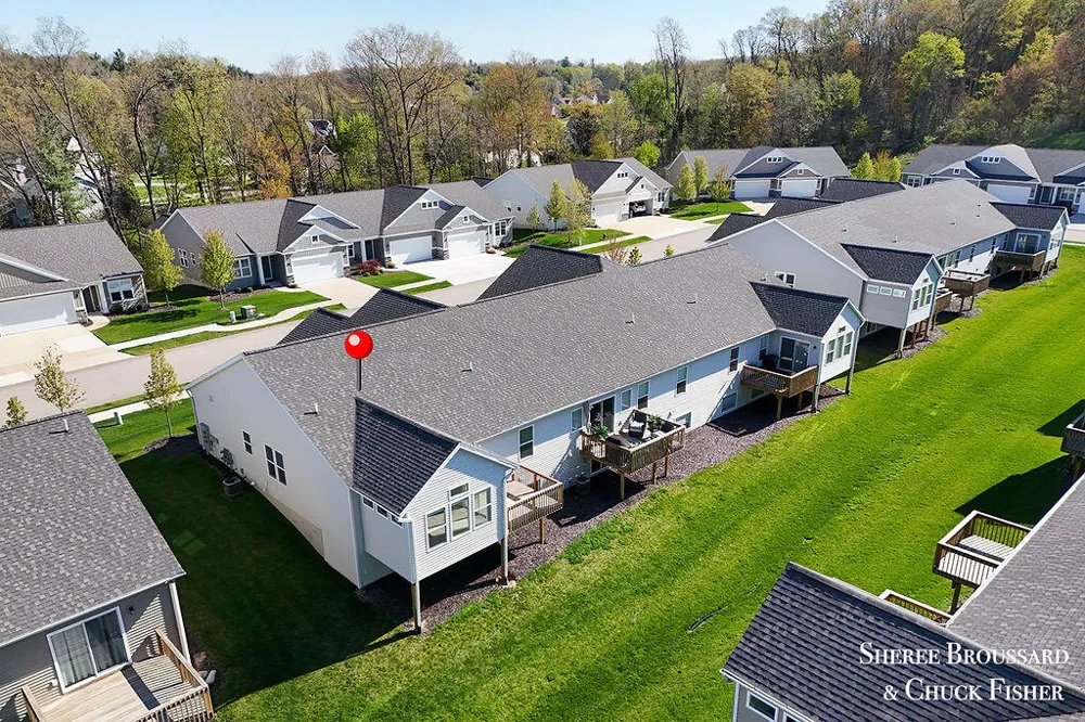 2914 Veld Creek Drive #31 Rockford, MI 49341