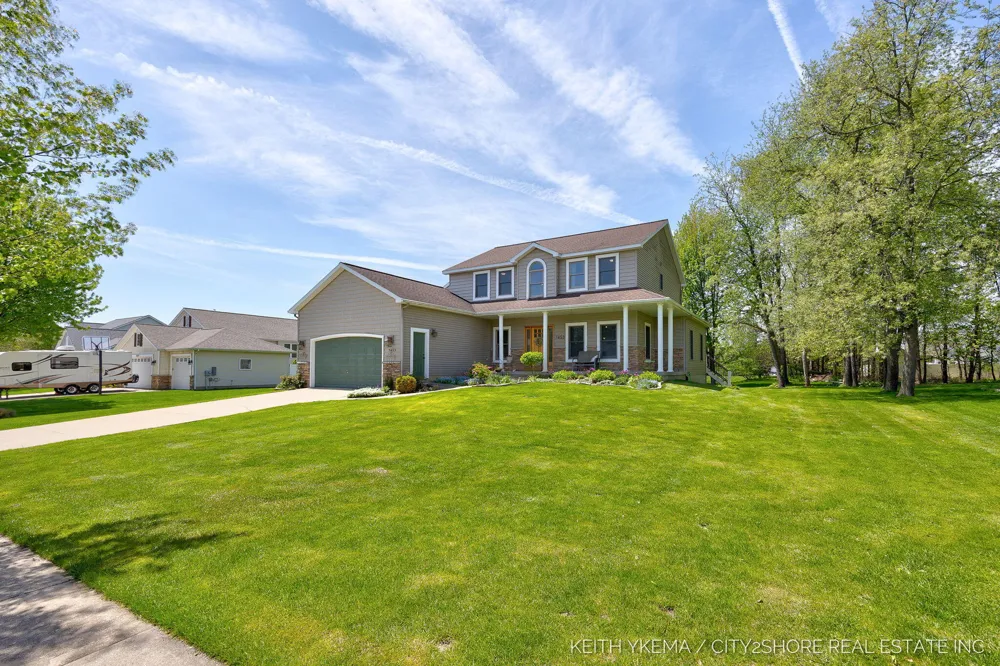 7453 Southwood SW Byron Center, MI 49315