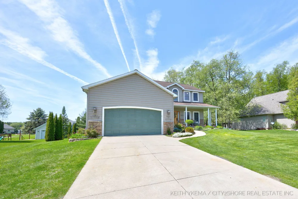 7453 Southwood SW Byron Center, MI 49315