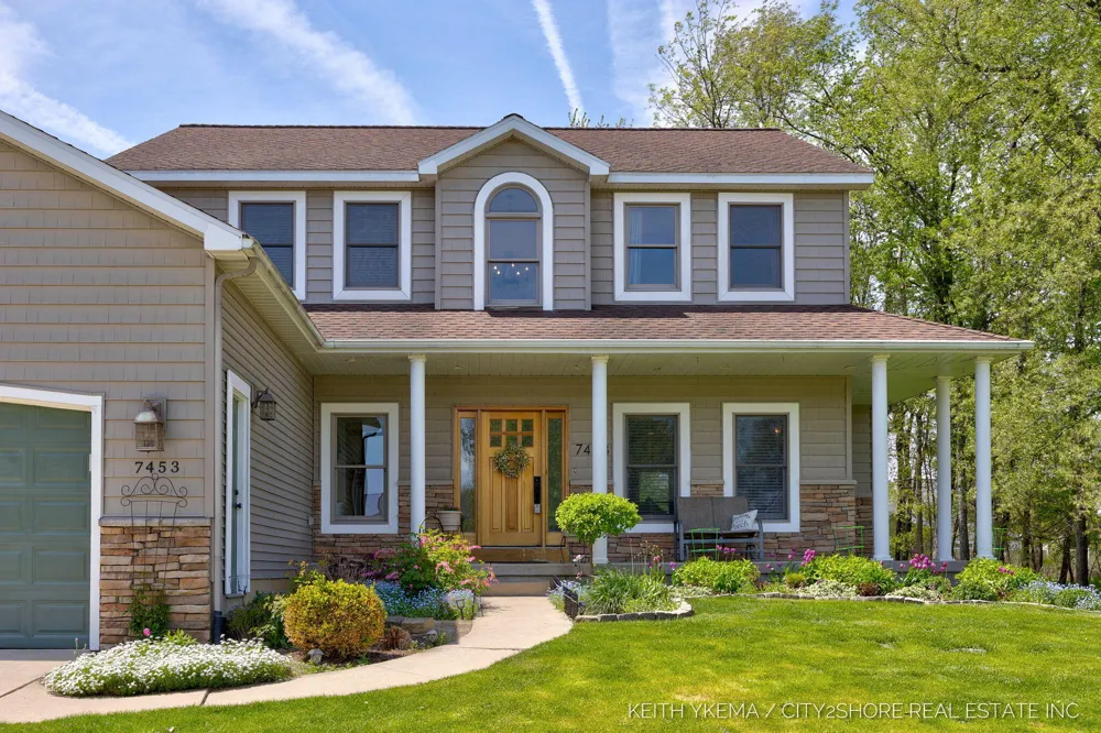 7453 Southwood SW Byron Center, MI 49315