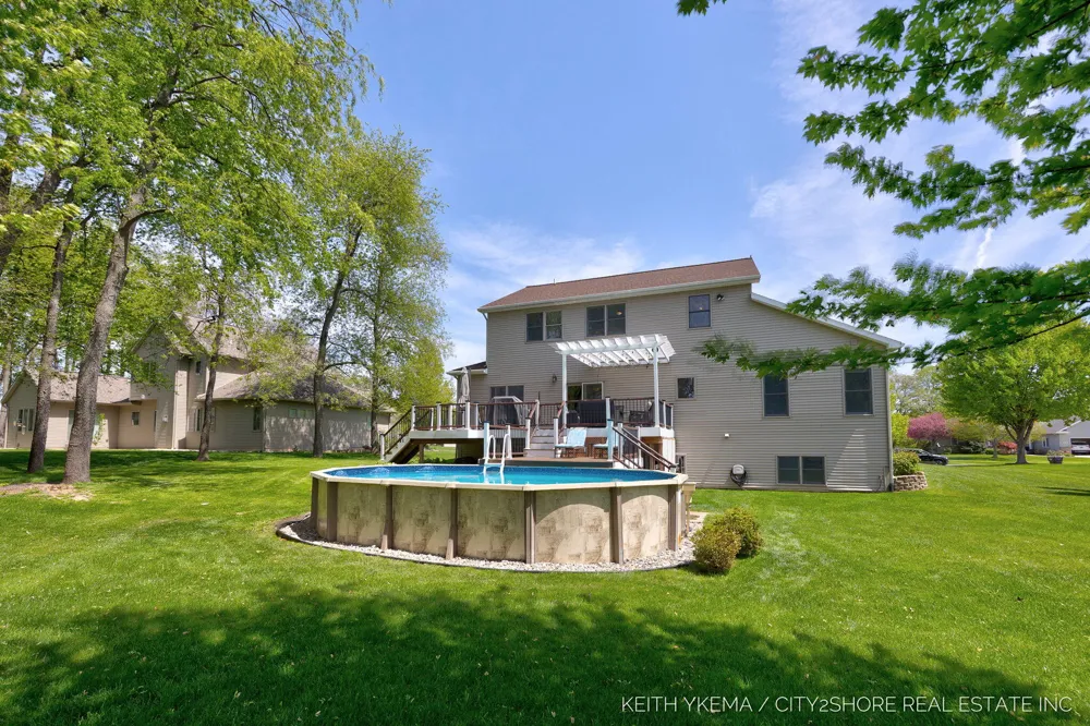7453 Southwood SW Byron Center, MI 49315