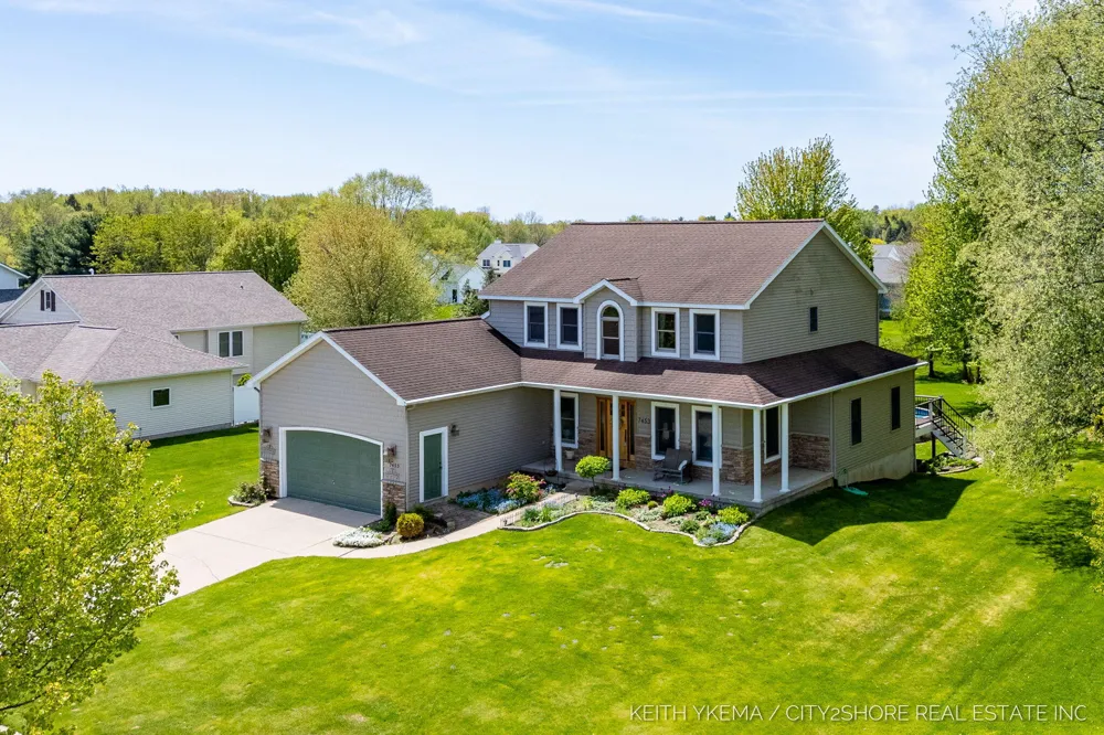 7453 Southwood SW Byron Center, MI 49315