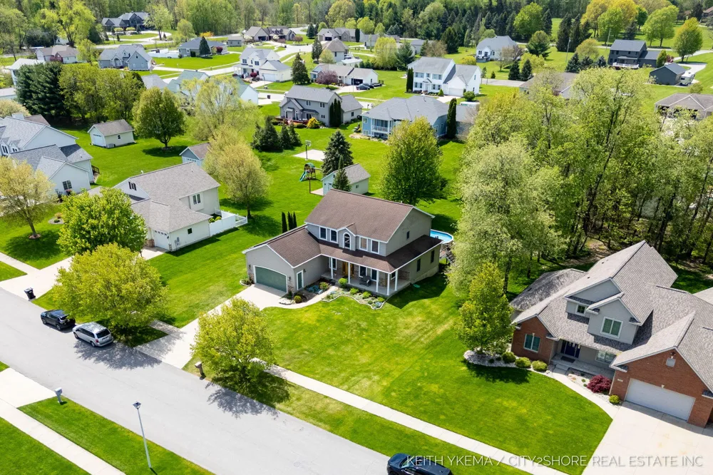 7453 Southwood SW Byron Center, MI 49315