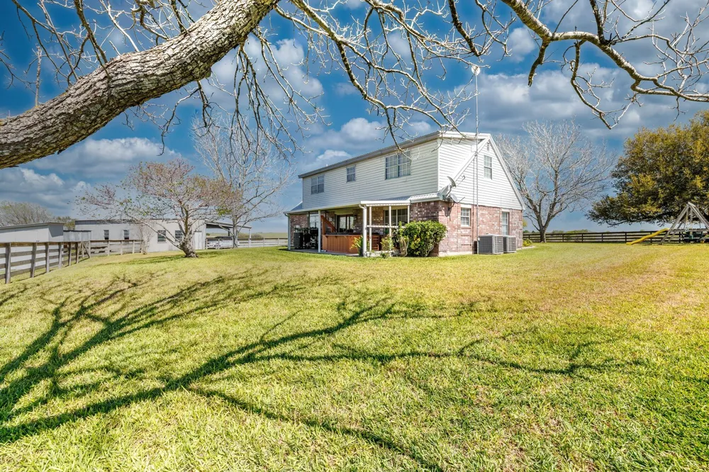 2110 Immenhauser Road Yoakum, TX 77995