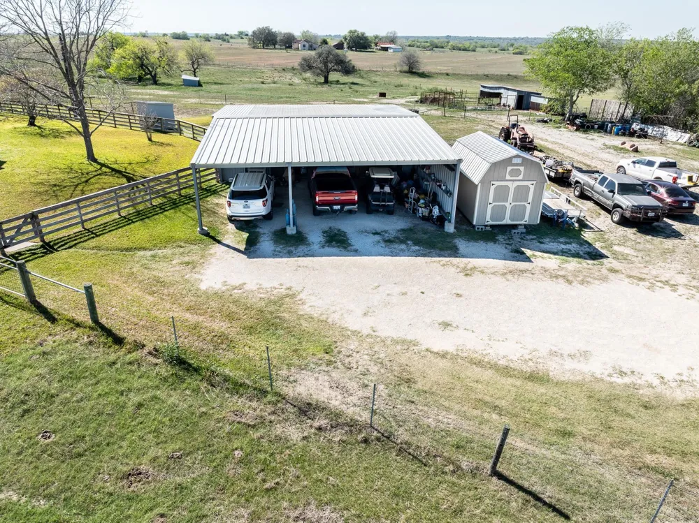 2110 Immenhauser Road Yoakum, TX 77995