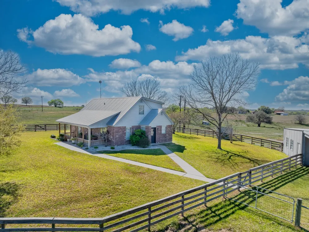 2110 Immenhauser Road Yoakum, TX 77995