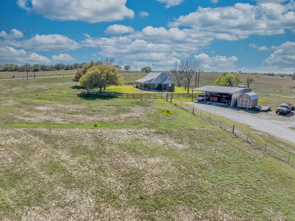 2110 Immenhauser Road Yoakum, TX 77995