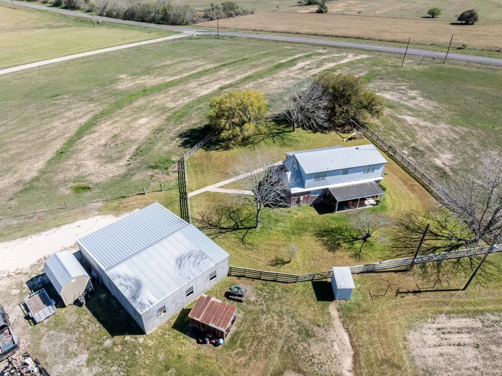2110 Immenhauser Road Yoakum, TX 77995