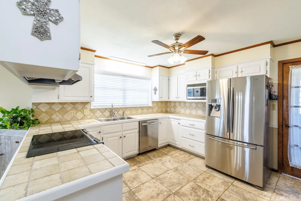 2110 Immenhauser Road Yoakum, TX 77995