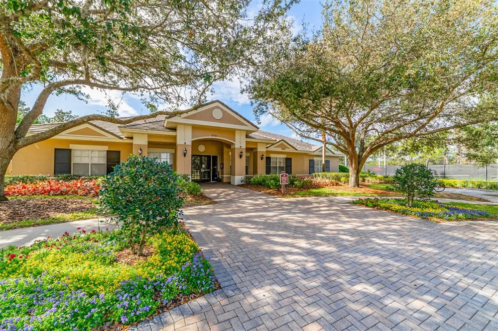 6302 BRIDGEVISTA DRIVE Lithia, FL 33547