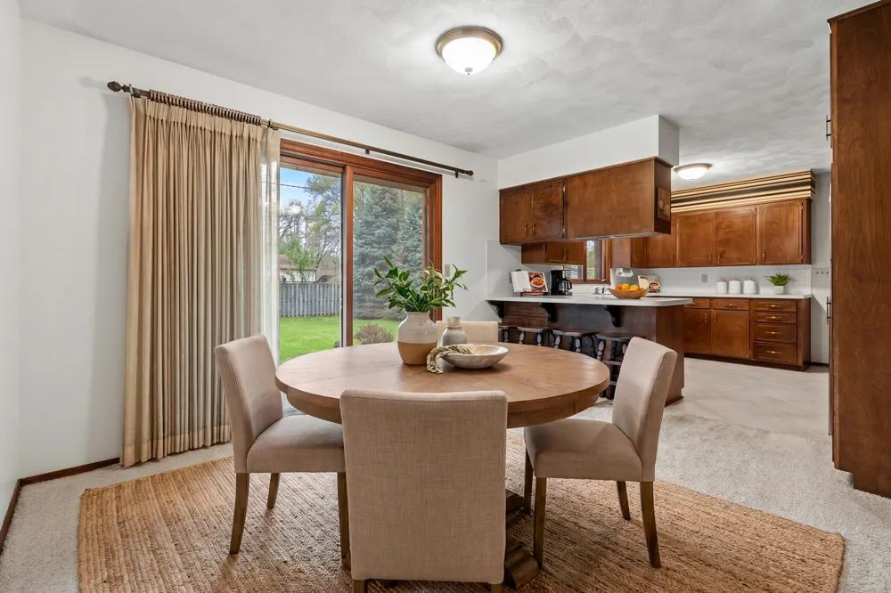 2286 Shiawasee Lane Stevensville, MI 49127