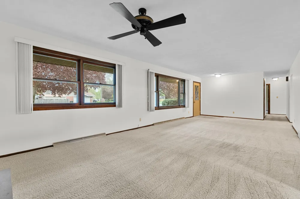 2286 Shiawasee Lane Stevensville, MI 49127