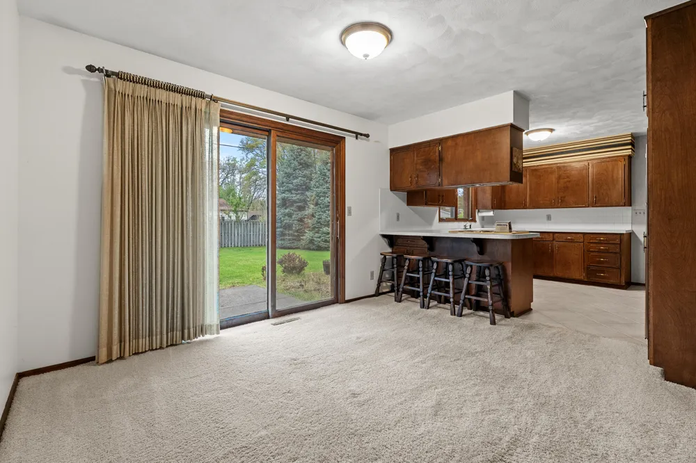 2286 Shiawasee Lane Stevensville, MI 49127