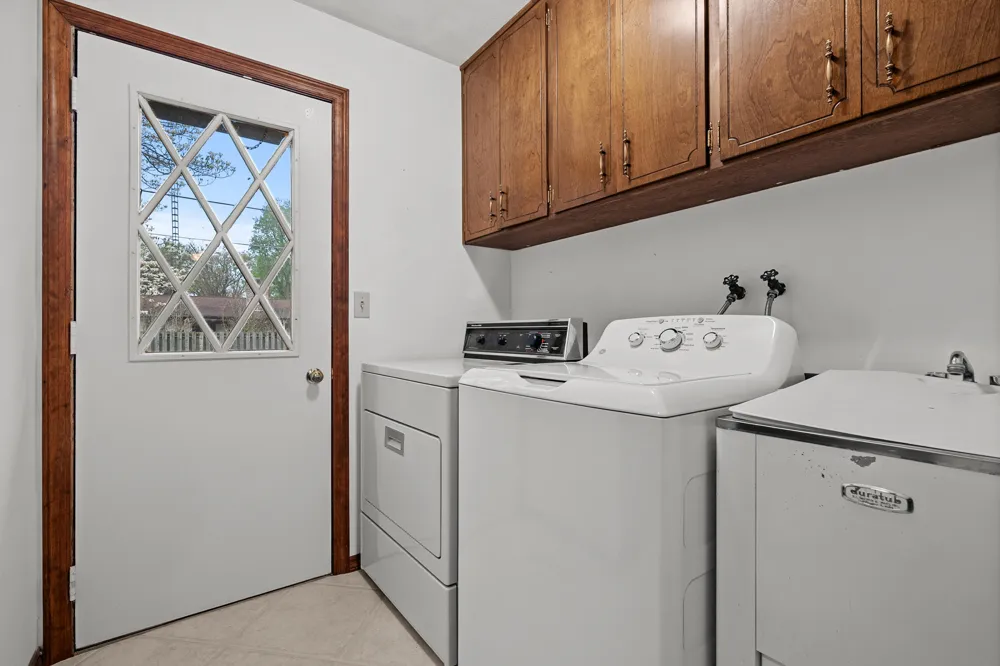 2286 Shiawasee Lane Stevensville, MI 49127