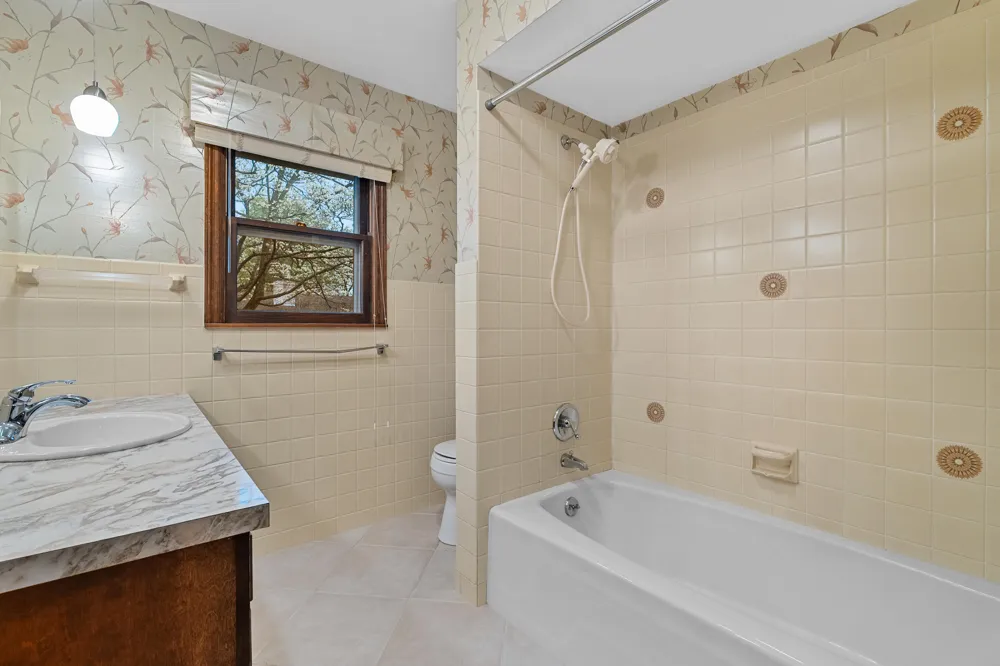 2286 Shiawasee Lane Stevensville, MI 49127