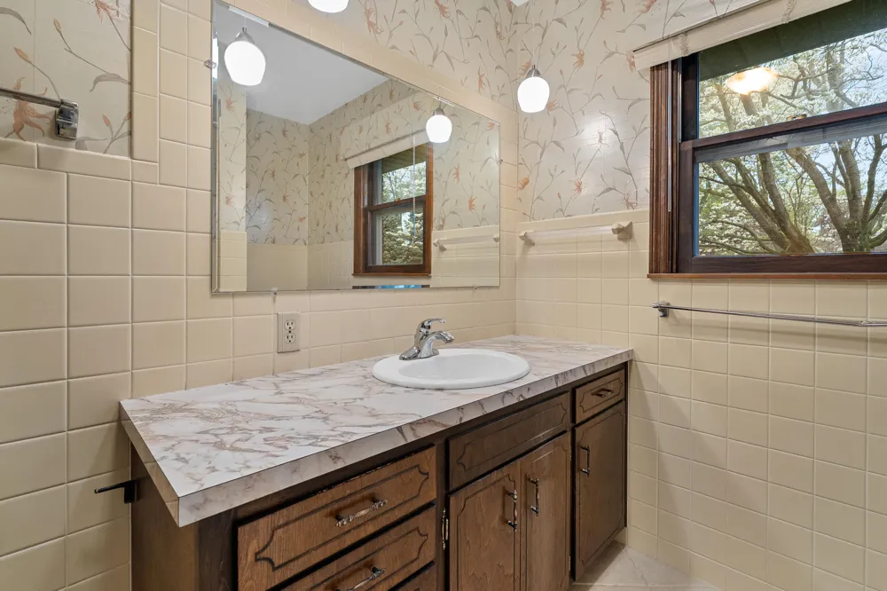 2286 Shiawasee Lane Stevensville, MI 49127