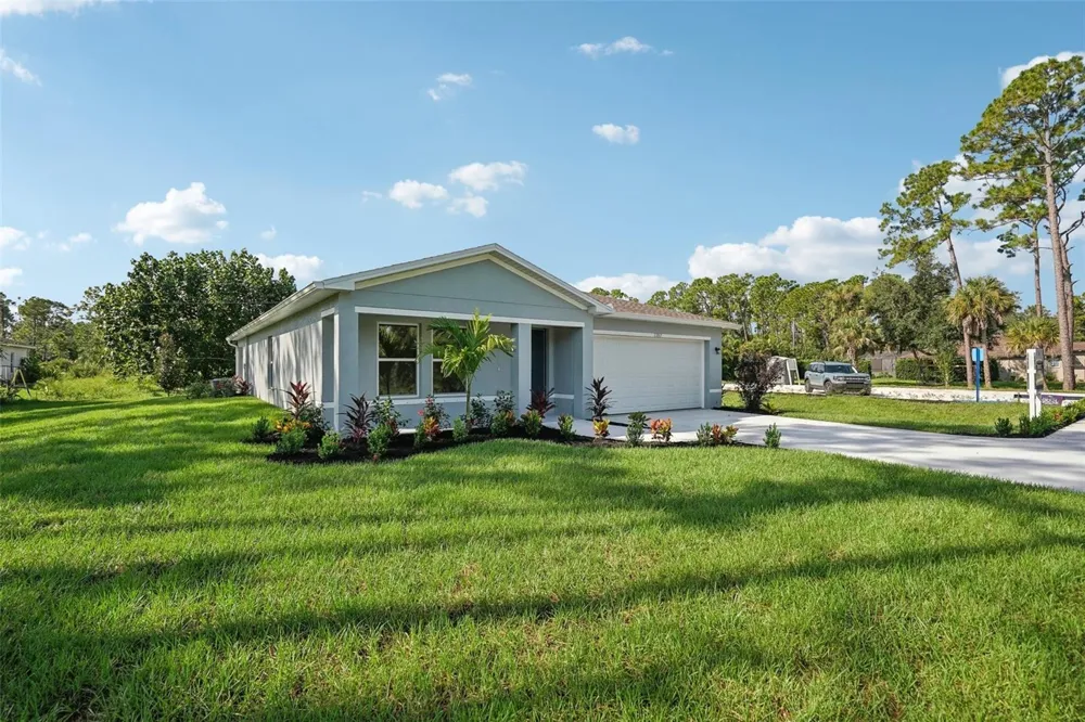 472 OAK CANOPY CIRCLE Avon Park, FL 33825