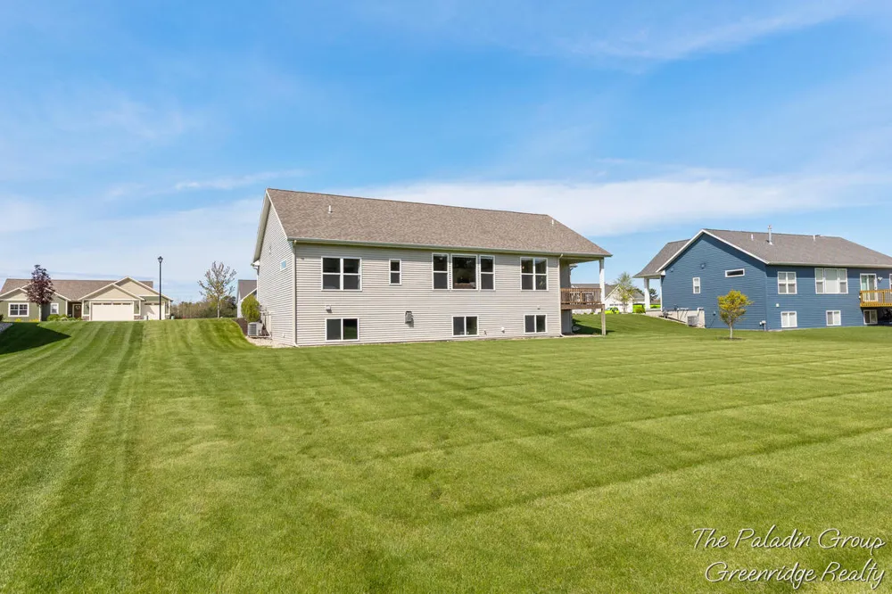 9404 Shoreway Drive West Olive, MI 49460