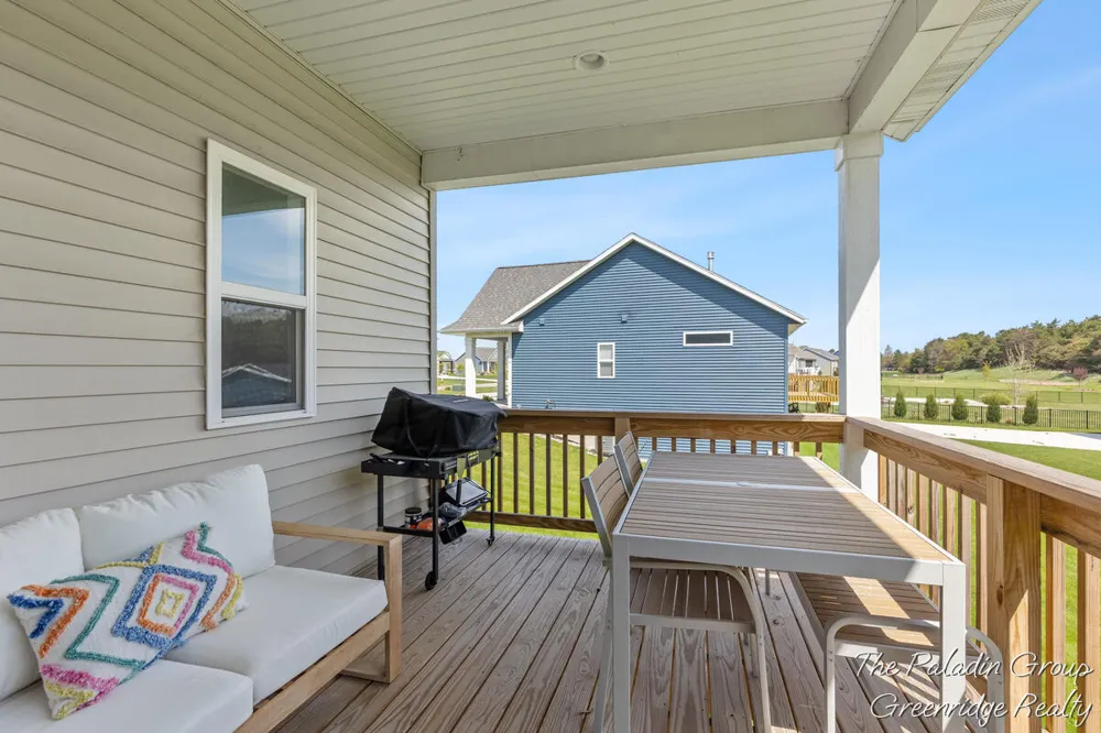 9404 Shoreway Drive West Olive, MI 49460