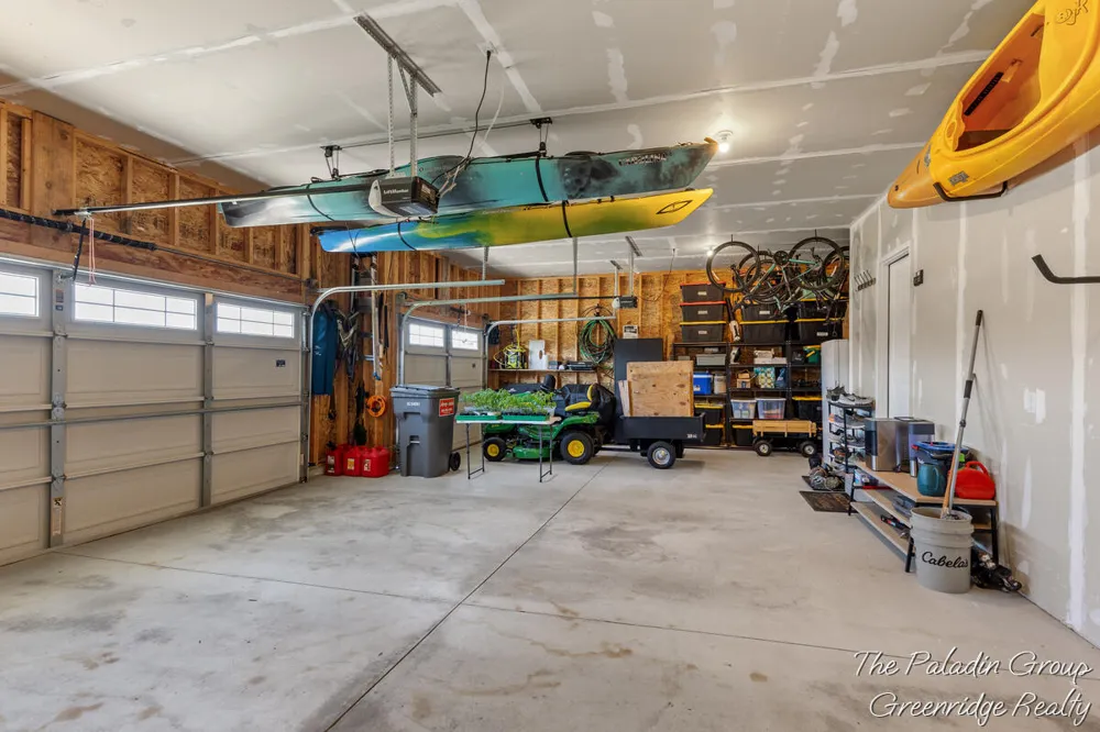 9404 Shoreway Drive West Olive, MI 49460