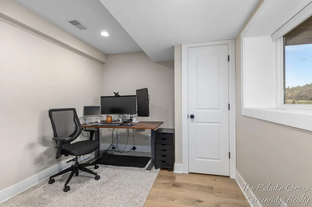 9404 Shoreway Drive West Olive, MI 49460