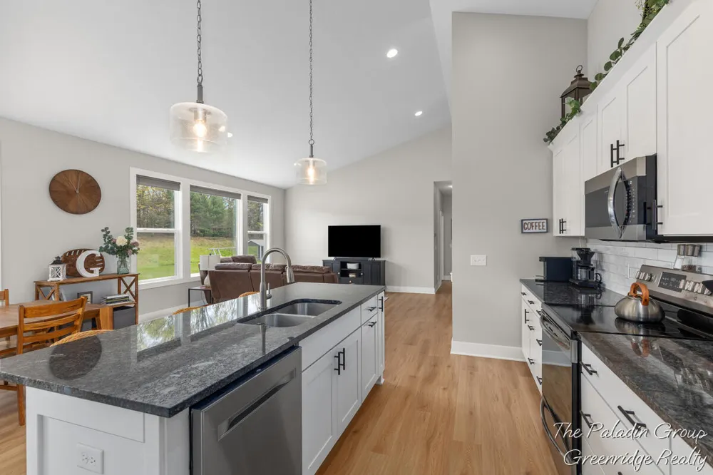 9404 Shoreway Drive West Olive, MI 49460