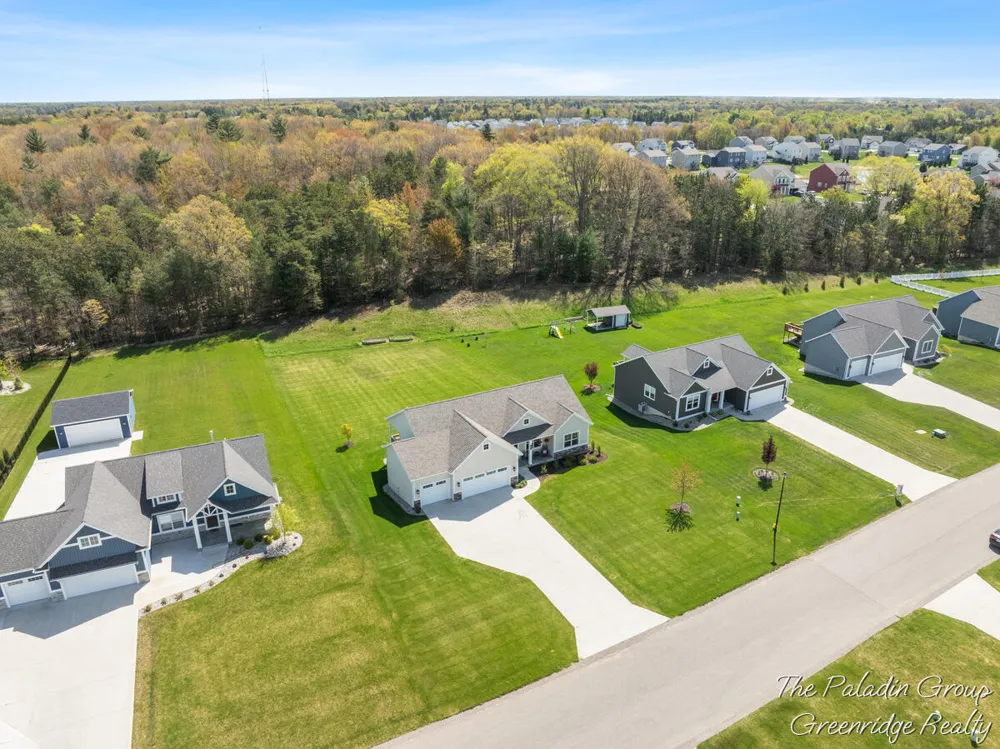 9404 Shoreway Drive West Olive, MI 49460