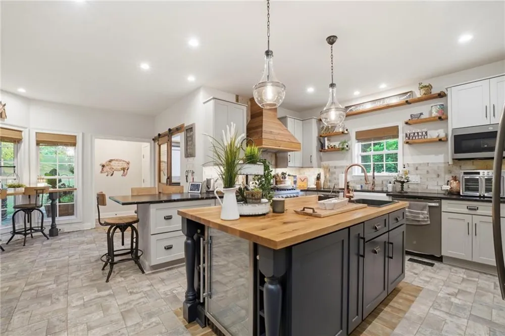 416 Spring Place Road NE White, GA 30184