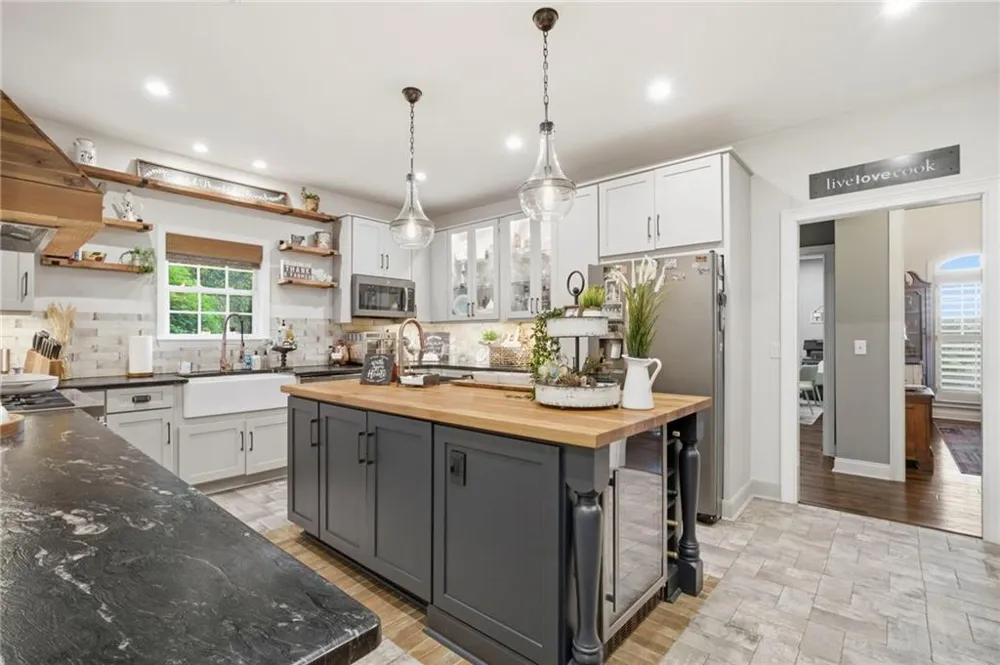 416 Spring Place Road NE White, GA 30184