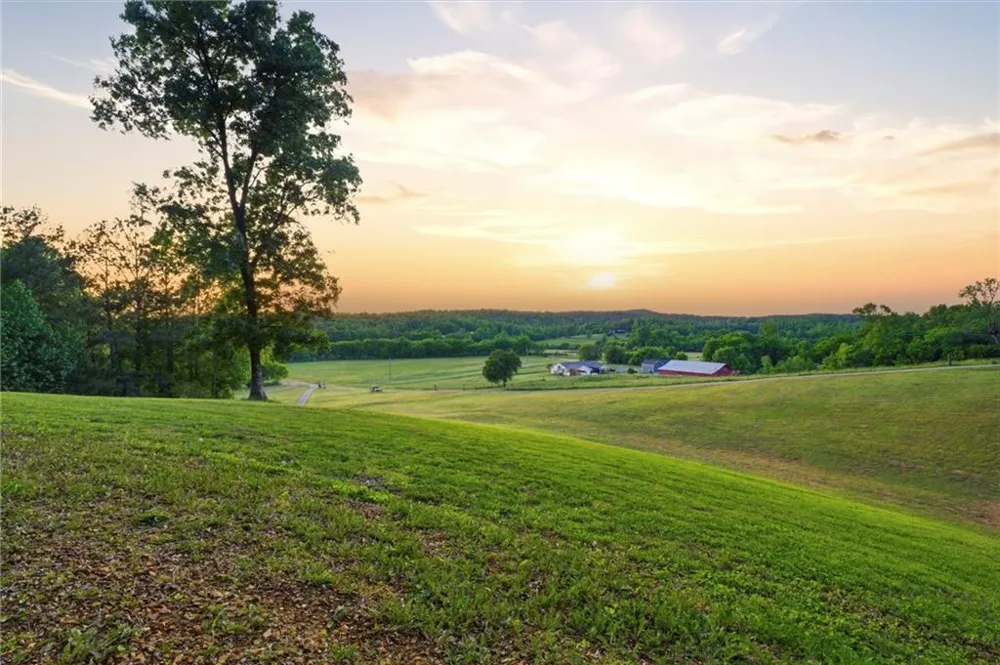 416 Spring Place Road NE White, GA 30184
