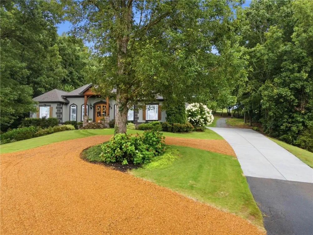 416 Spring Place Road NE White, GA 30184