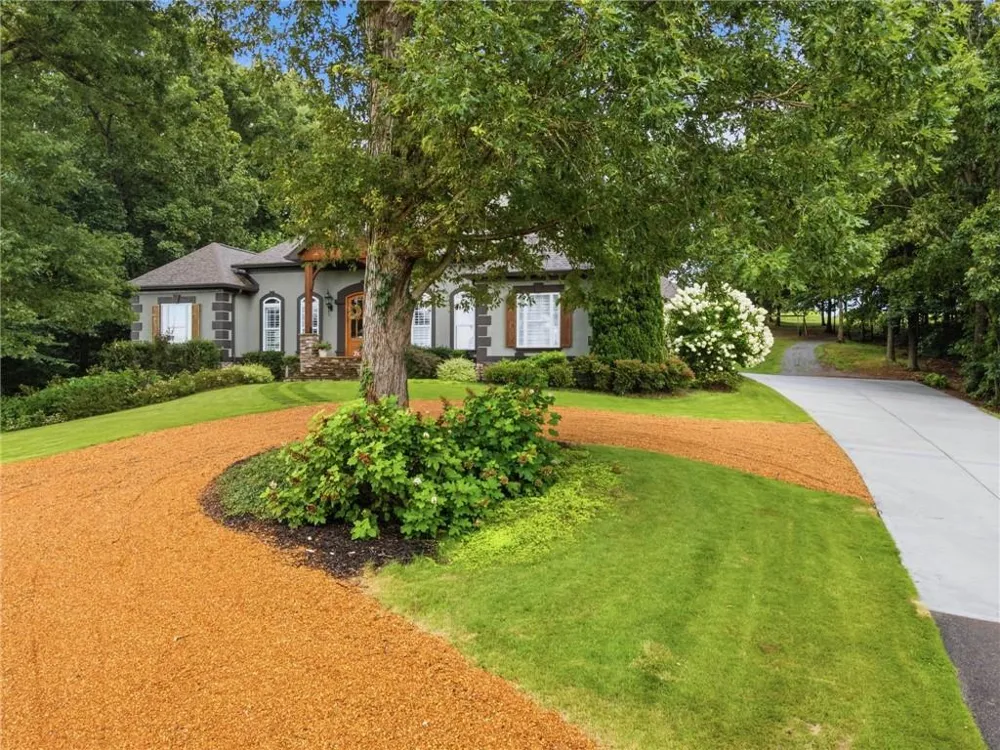 416 Spring Place Road NE White, GA 30184