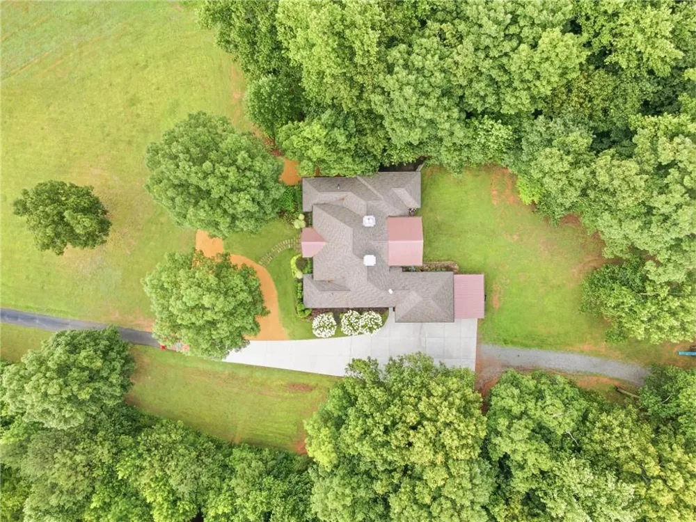 416 Spring Place Road NE White, GA 30184