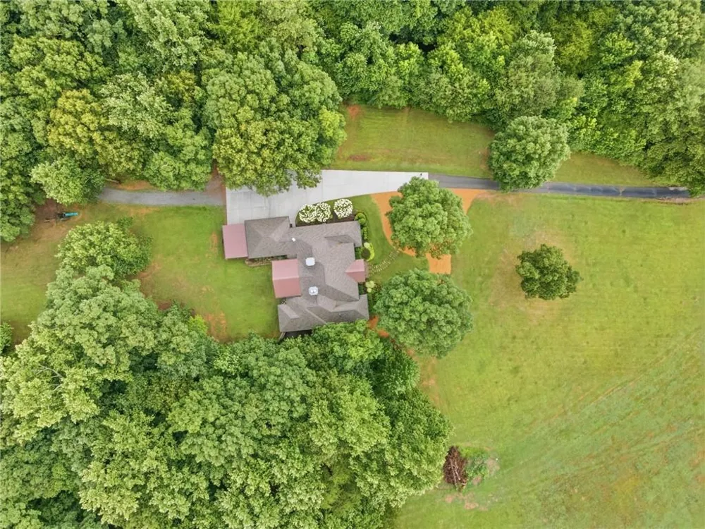 416 Spring Place Road NE White, GA 30184