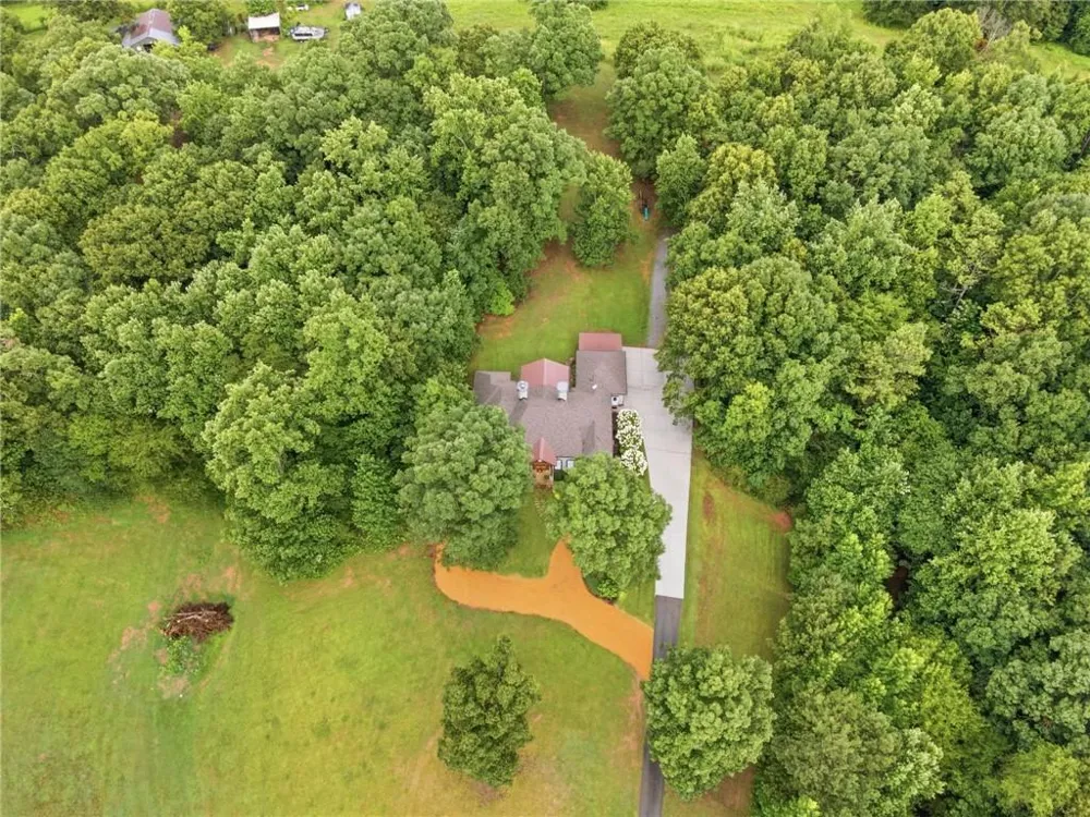 416 Spring Place Road NE White, GA 30184