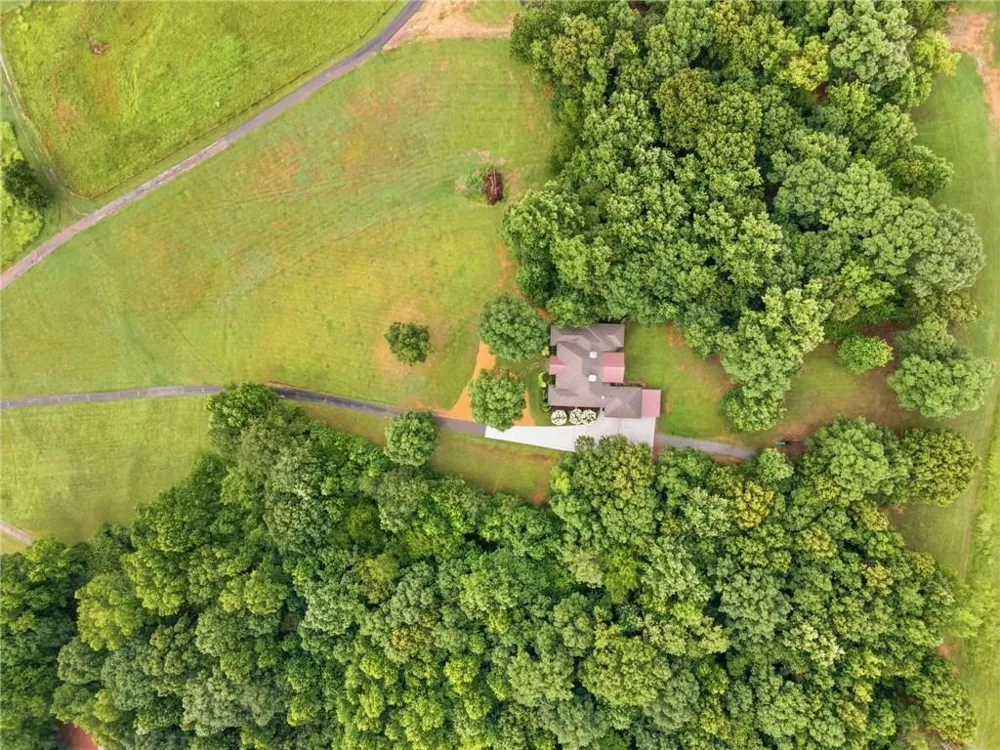 416 Spring Place Road NE White, GA 30184