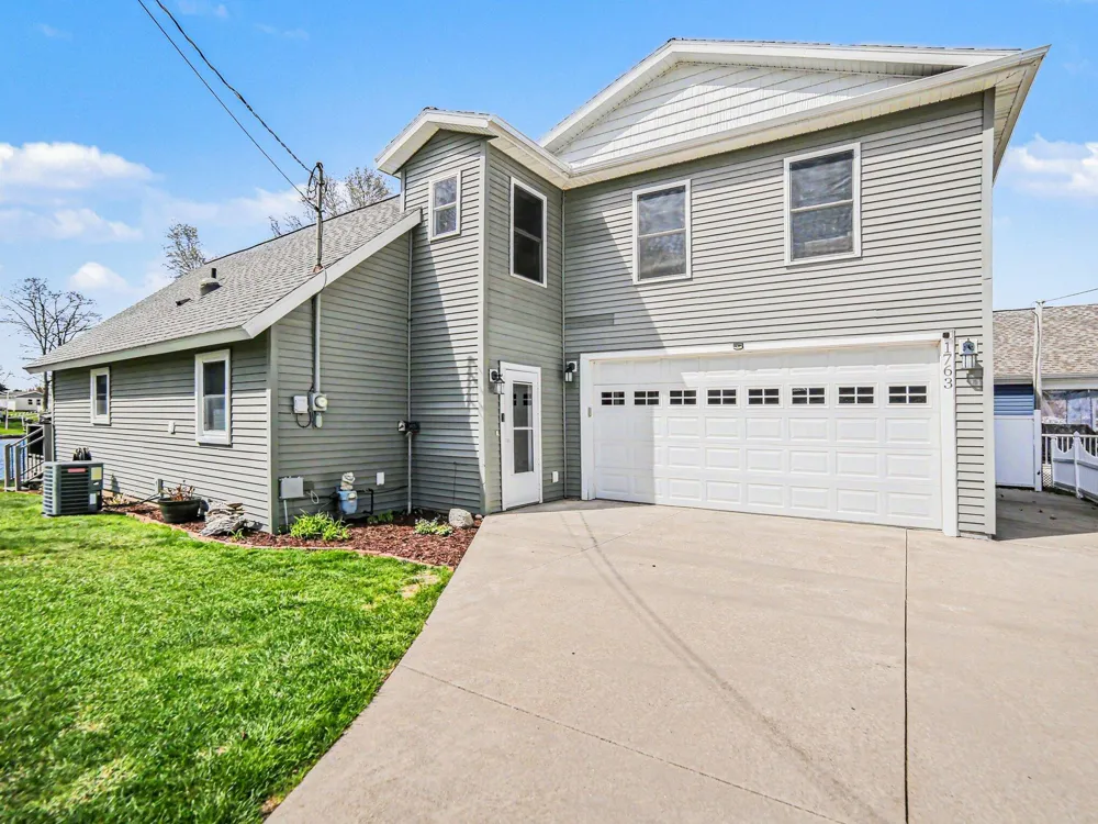 1763 White Birch Drive Mears, MI 49436