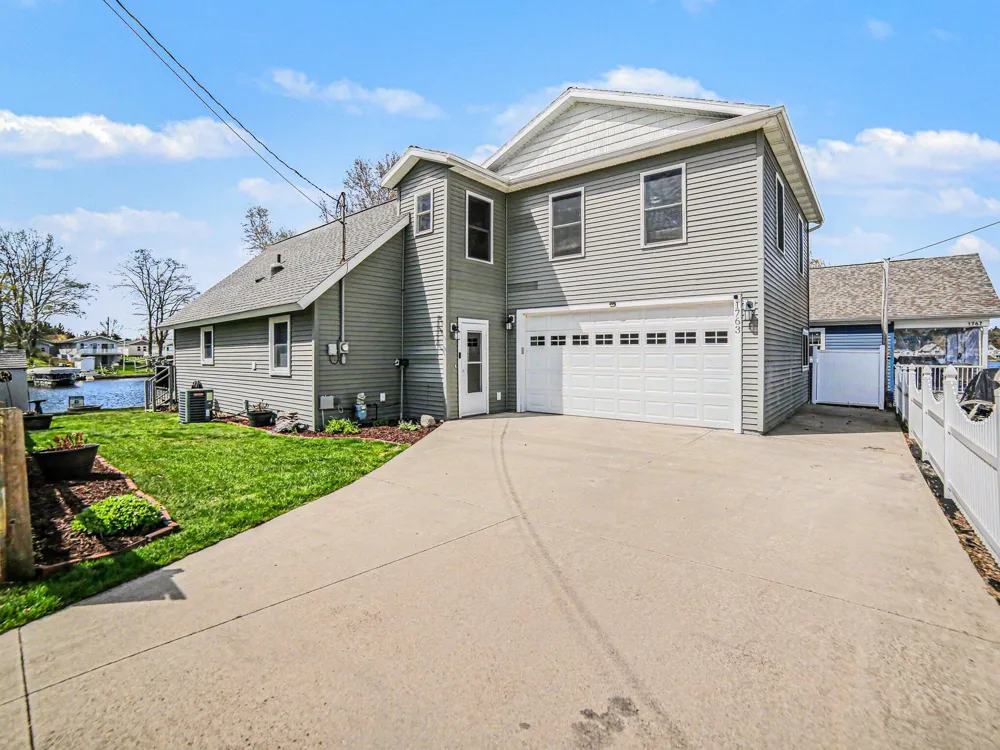 1763 White Birch Drive Mears, MI 49436