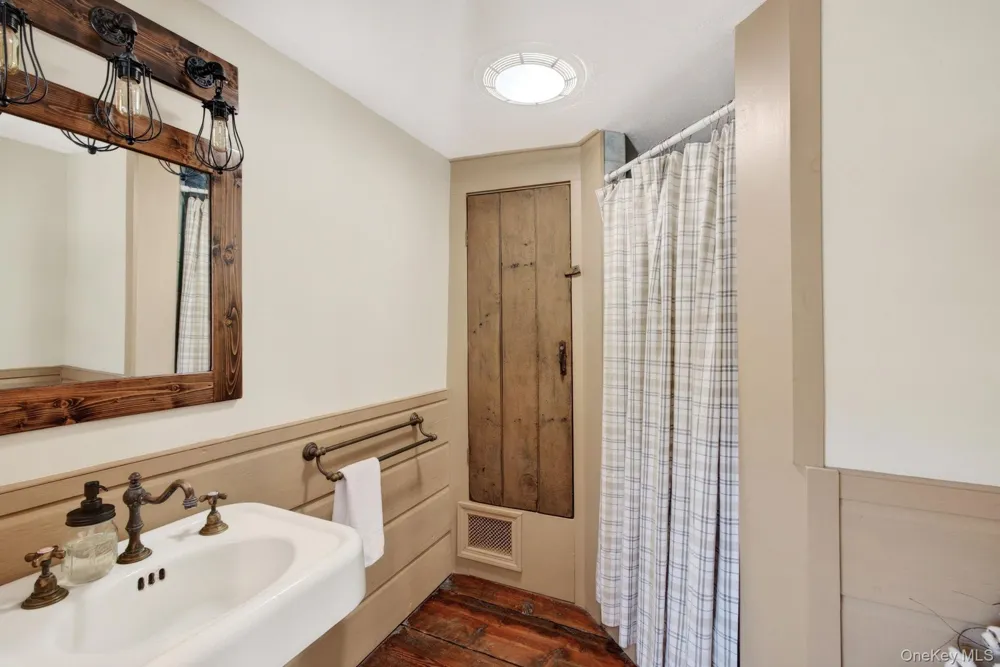1429 Jackson Corners Road Red Hook, NY 12571
