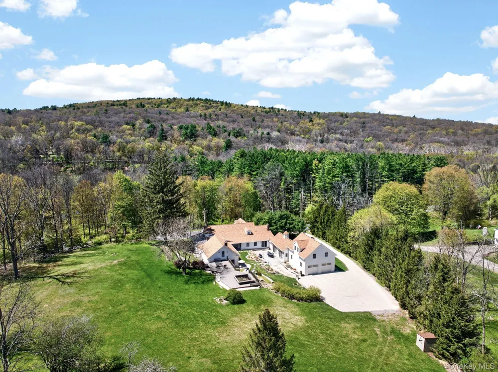 1429 Jackson Corners Road Red Hook, NY 12571