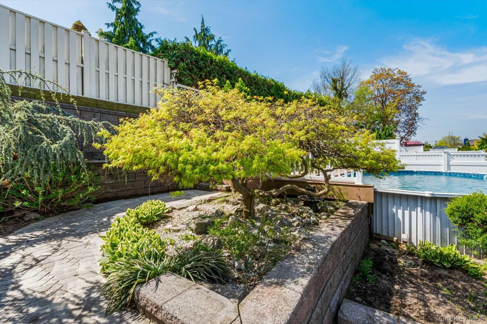 141-60 11th Avenue Malba, NY 11357