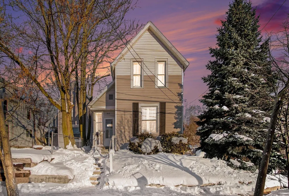 916 Lafayette Avenue NE Grand Rapids, MI 49503