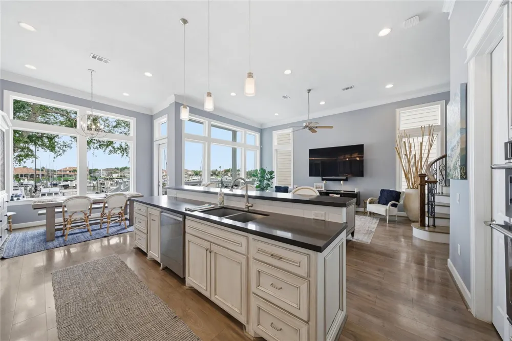 2174 Marina Way Kemah, TX 77565