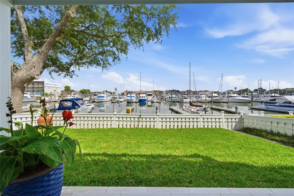 2174 Marina Way Kemah, TX 77565