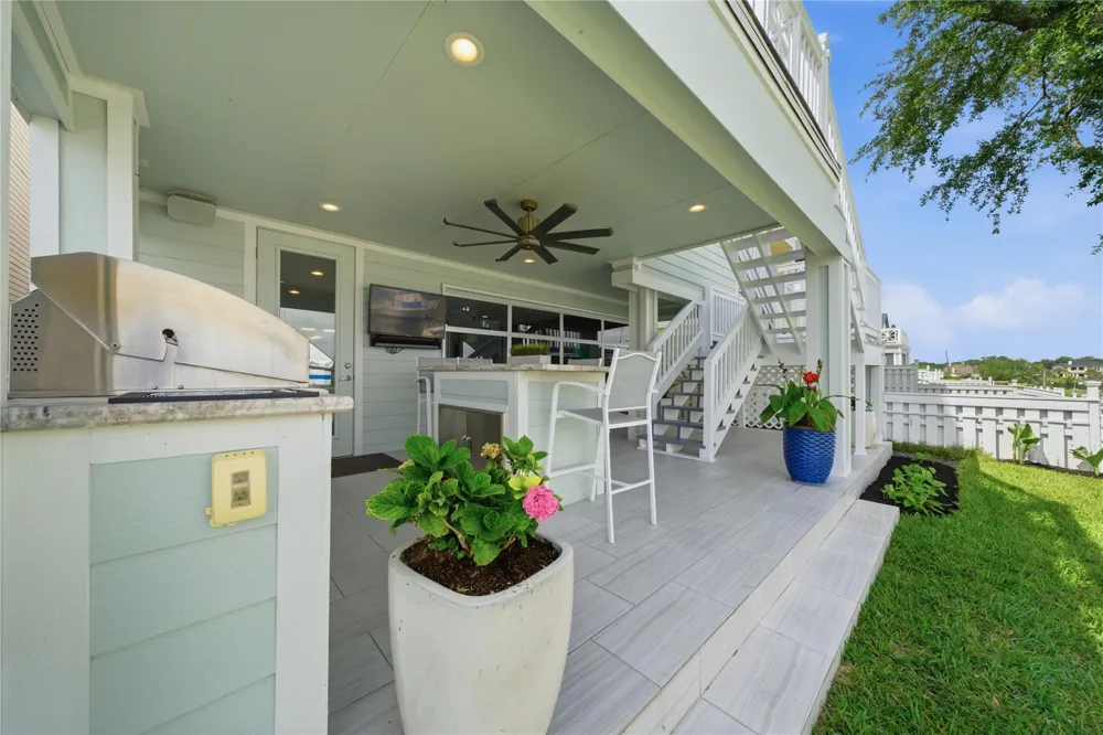 2174 Marina Way Kemah, TX 77565