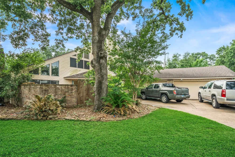 16510 De Lozier Street Jersey Village, TX 77040