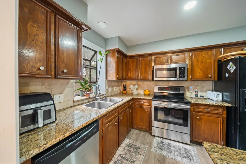 16510 De Lozier Street Jersey Village, TX 77040
