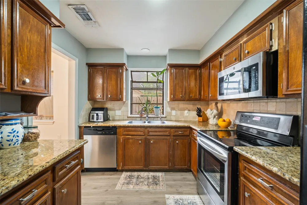 16510 De Lozier Street Jersey Village, TX 77040